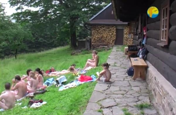 In The Sun - Naturist freedom family nudism video [960x720 | 00:55:00 | 1.2 GB] [ヌーディズムコレクション]