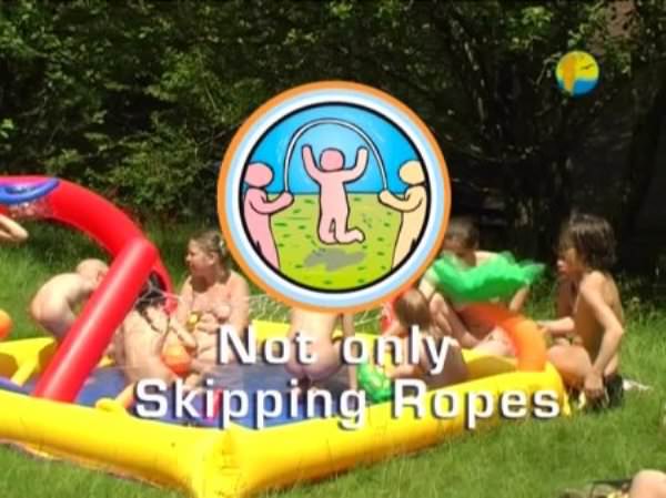 Not only Skipping Ropes - Naturist freedom family nudism video [720x480 | 00:55:01 | 2.23 GB] [ヌーディズムコレクション]