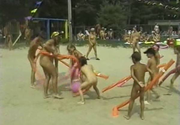 Nudism video - Sun Oasis 2 [720x544 | 00:15:36 | 242.39 MB] [ヌーディズムコレクション]